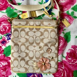 Coach Crossbody Gold Tan Purse Bag Floral Flowers  signature Canvas Vintage Y2K